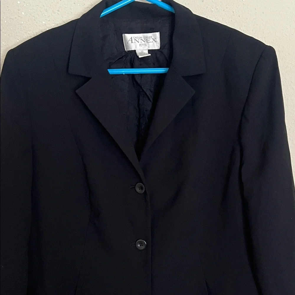 Anne Klein fit ideal closure
